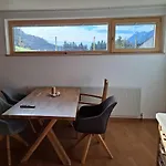 Mit Bergkulisse