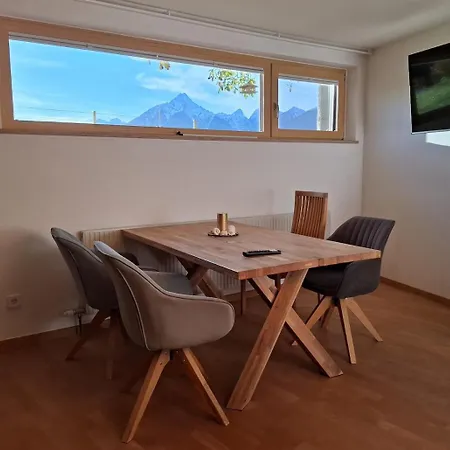 Mit Bergkulisse شقة *